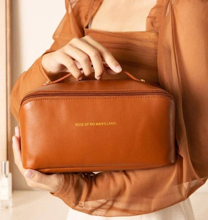 MAKEUP TRAVEL BAG - 50% OFF